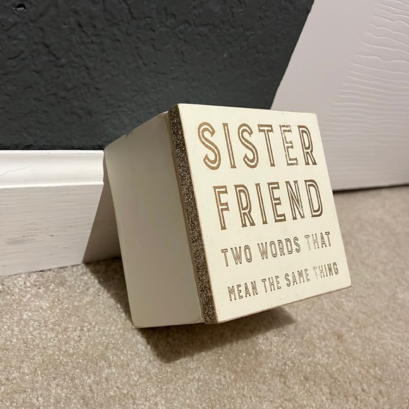 Francesca’s sister glitter box - Picture 3 of 3